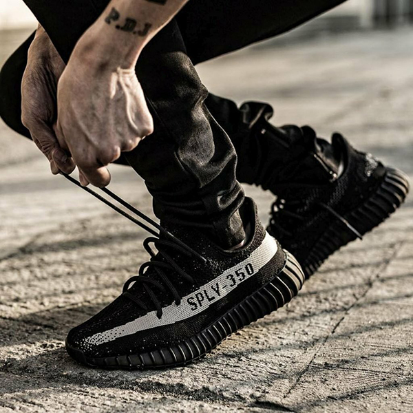 Yeezy Boost 350 V2 Oreo