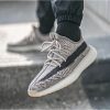 從街頭潮流到經典象徵：Yeezy 350 的不敗傳奇