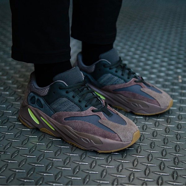 Yeezy 700 Mauve